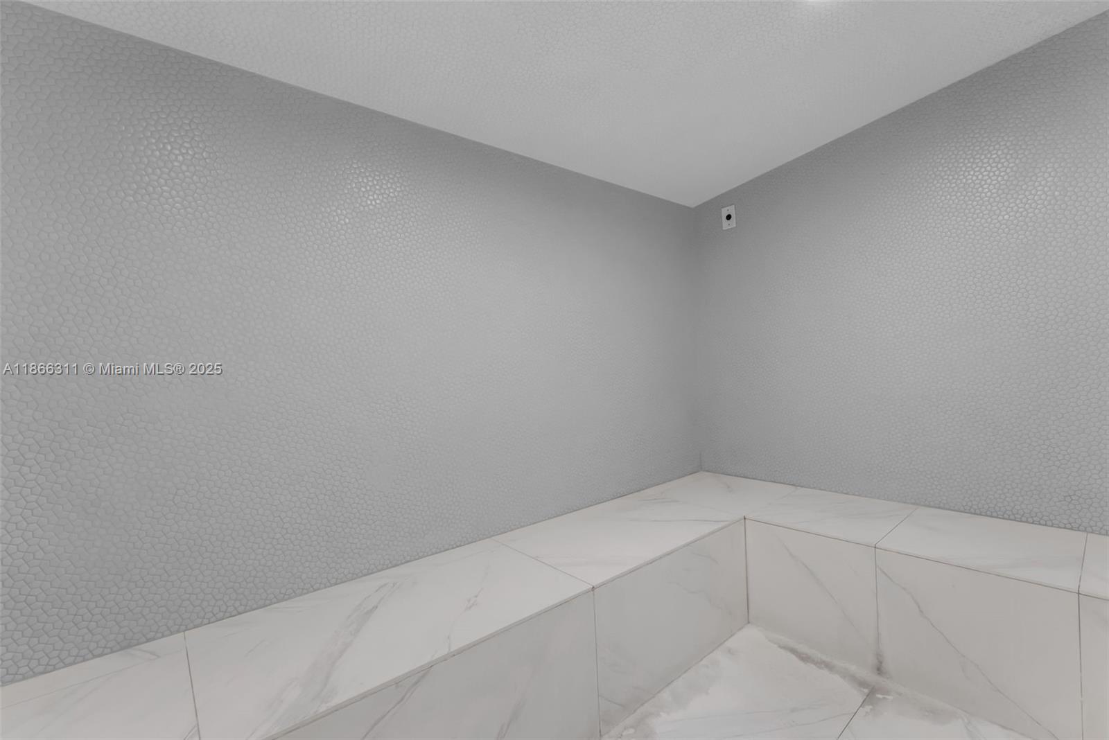 350 S Miami Ave #3013, Miami FL 33130