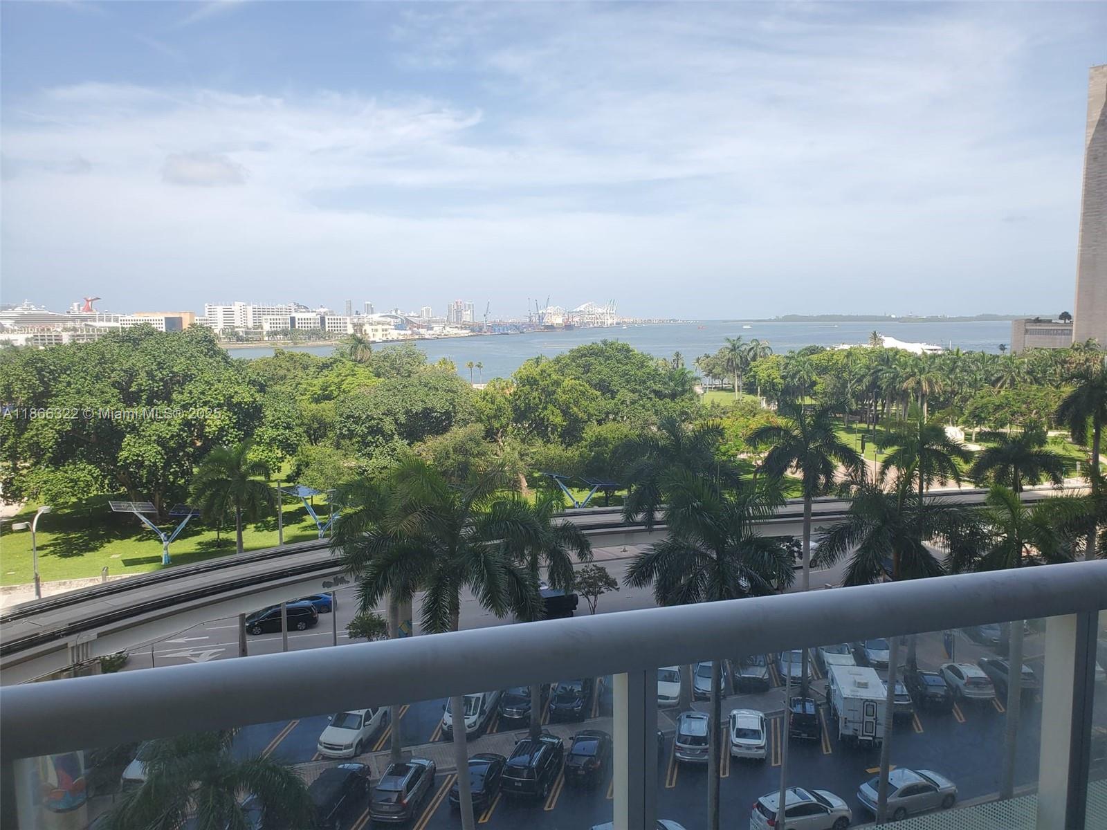 50 Biscayne Blvd #703, Miami FL 33132