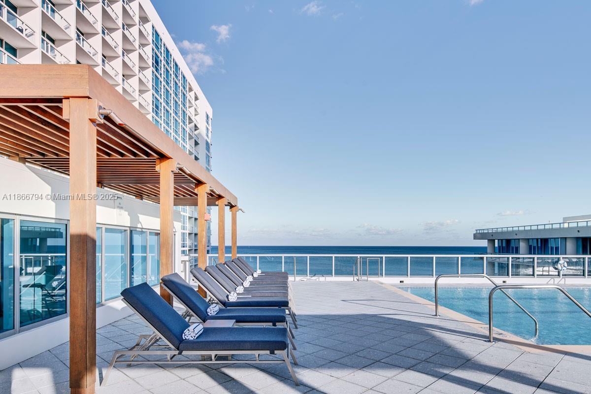 6801 Collins Ave #818, Miami Beach FL 33141