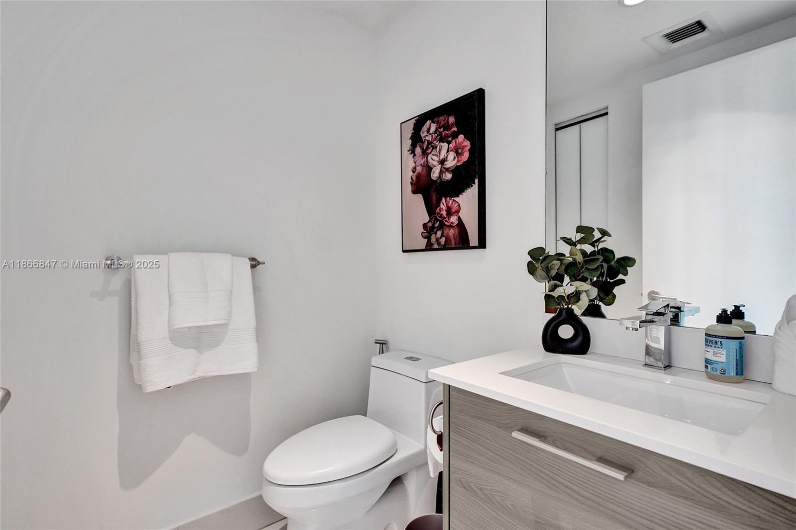 1300 S Miami Ave #2206, Miami FL 33130