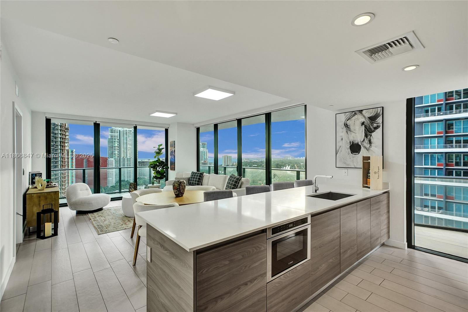 1300 S Miami Ave #2206, Miami FL 33130