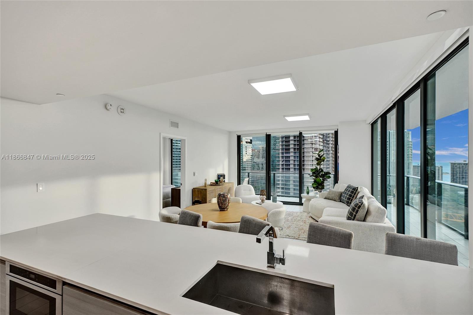 1300 S Miami Ave #2206, Miami FL 33130