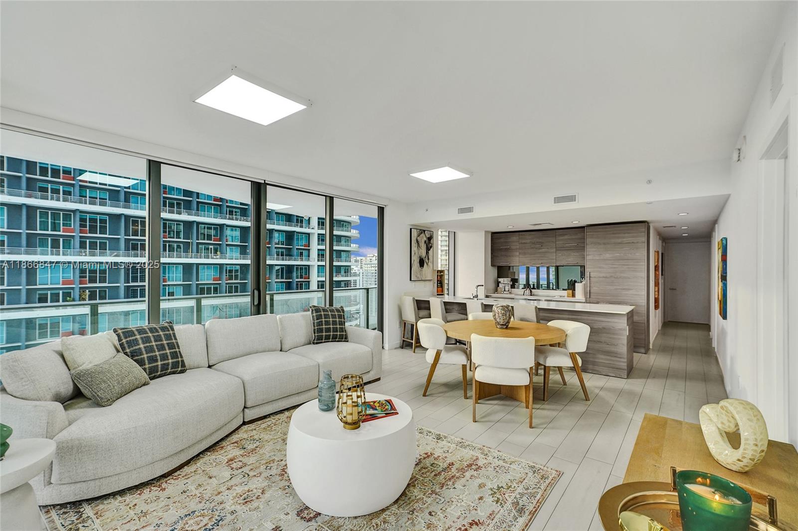 1300 S Miami Ave #2206, Miami FL 33130
