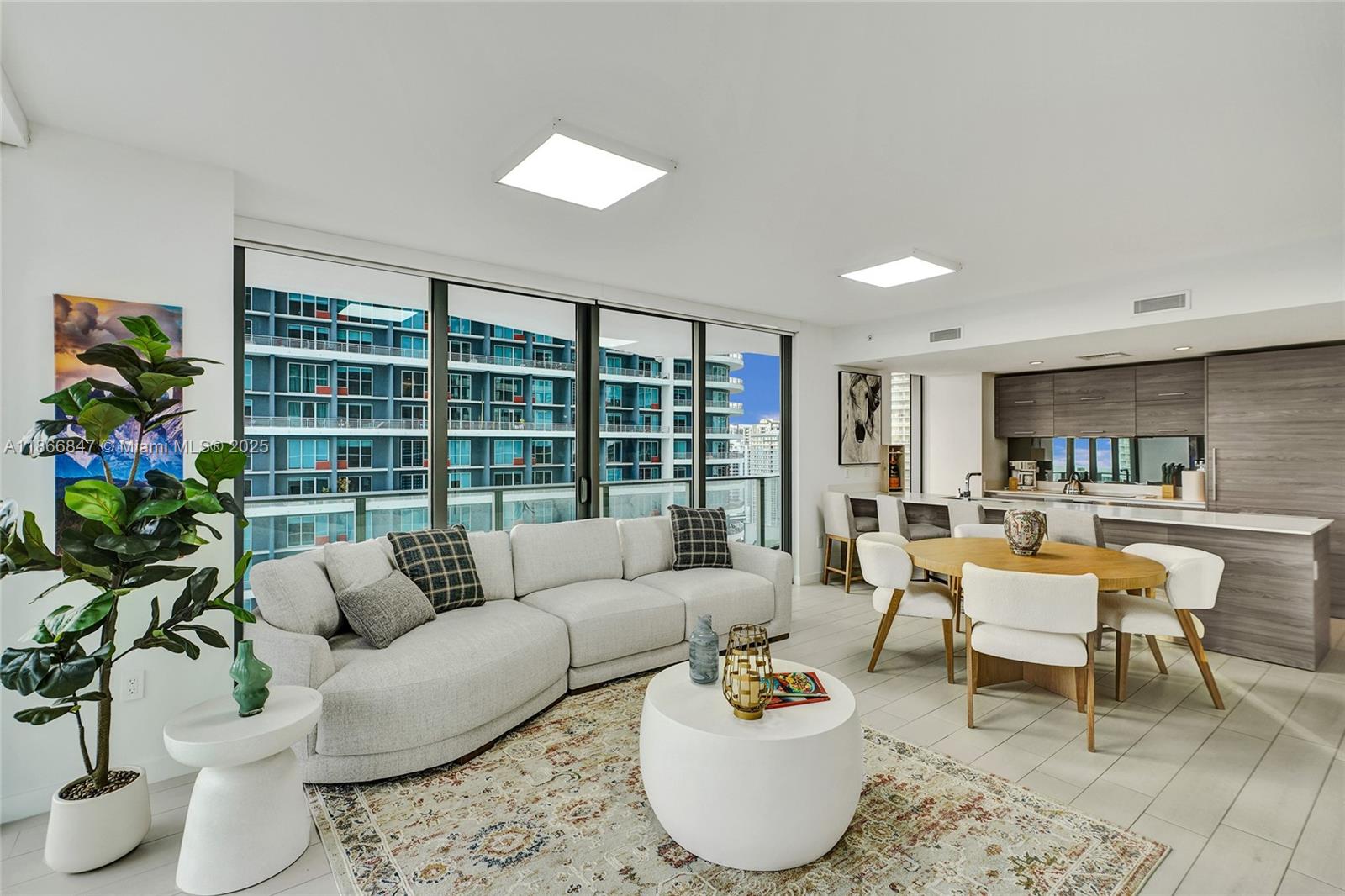 1300 S Miami Ave #2206, Miami FL 33130