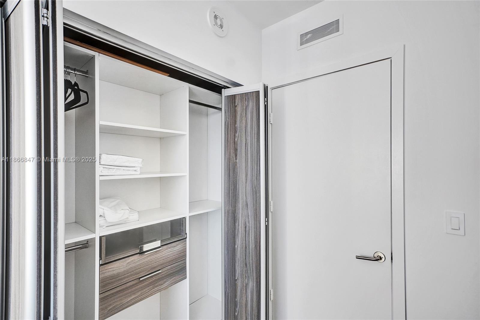 1300 S Miami Ave #2206, Miami FL 33130
