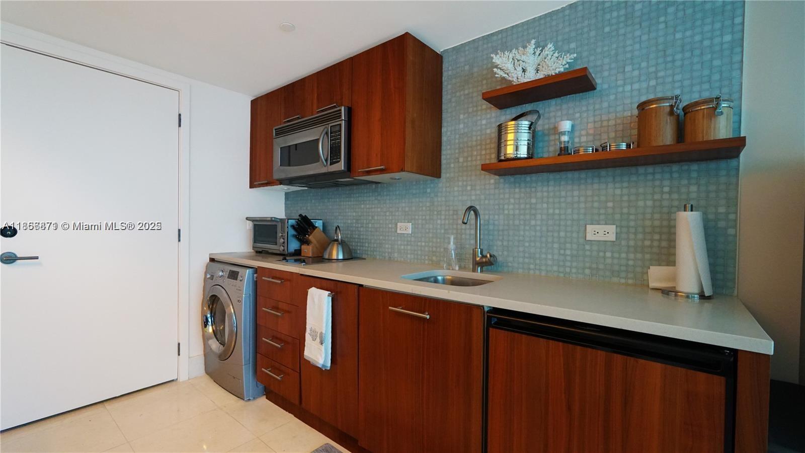 6801 Collins Ave #710, Miami Beach FL 33141