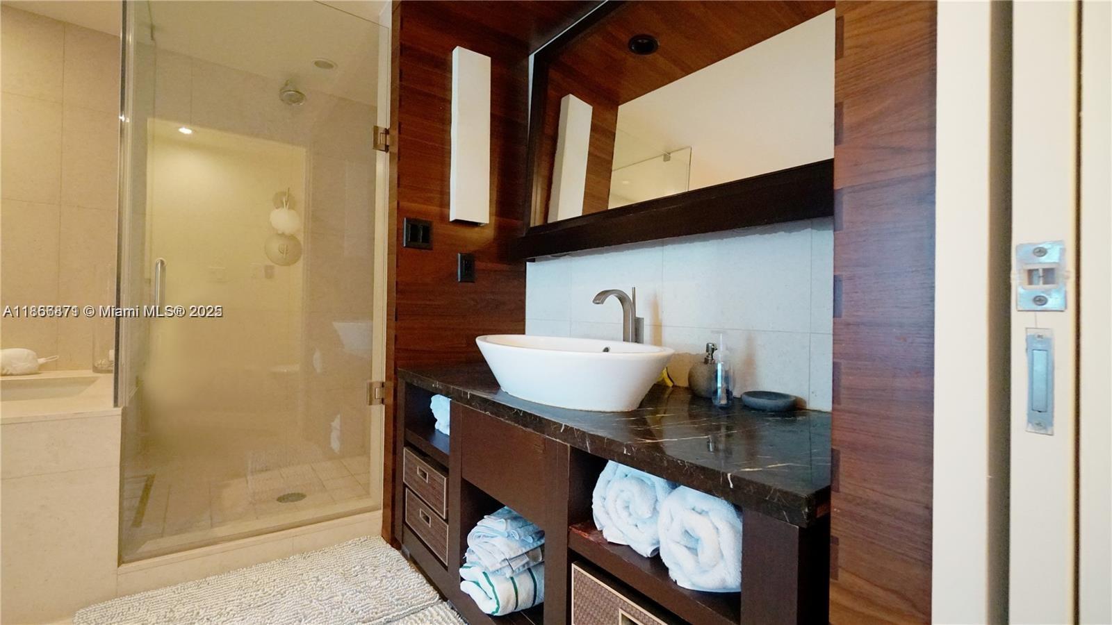 6801 Collins Ave #710, Miami Beach FL 33141