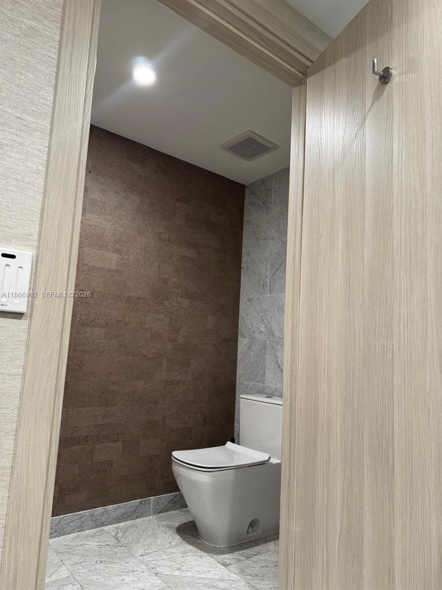 1000 Brickell Plz #2301, Miami FL 33131