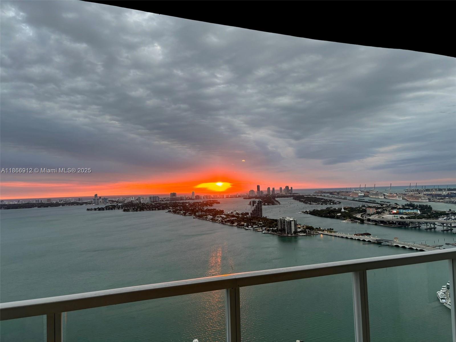 Miami FL 33132 - A11866912