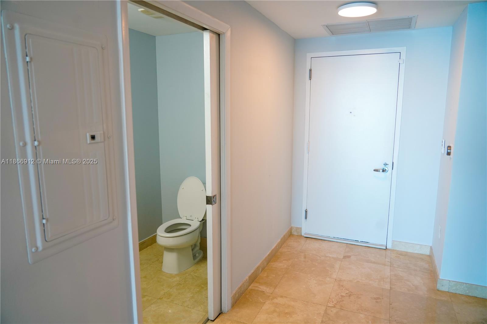 Miami FL 33132 - A11866912