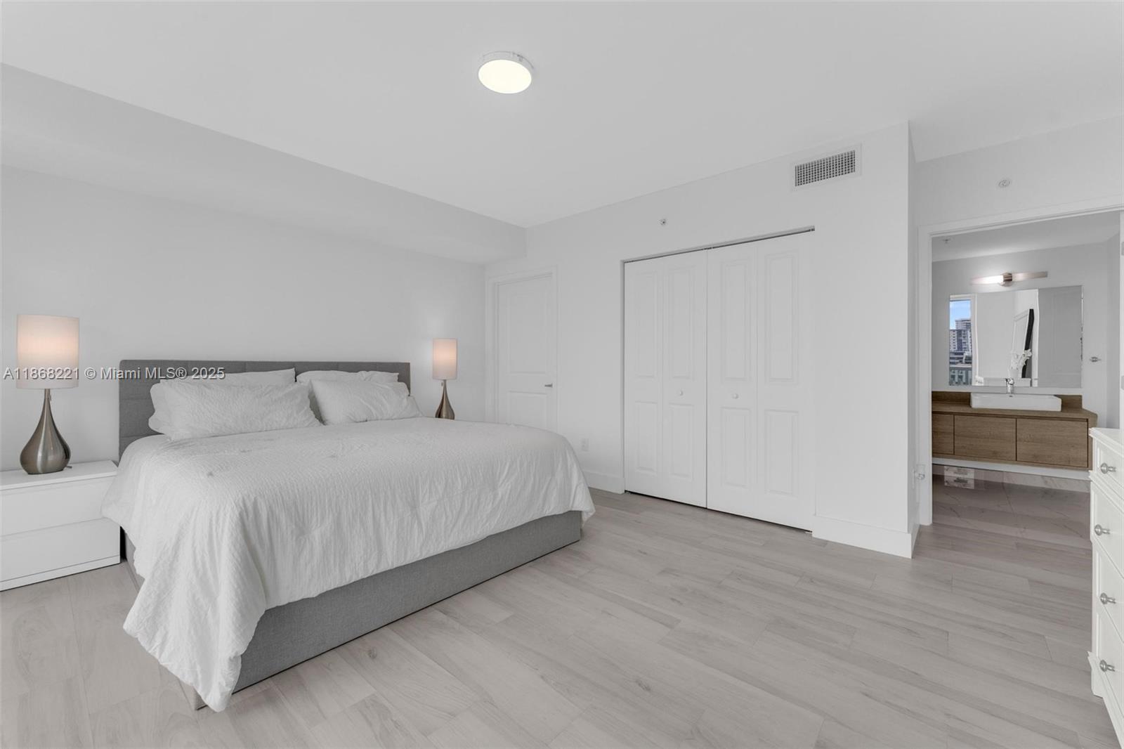 400 Sunny Isles Blvd #419, Sunny Isles Beach FL 33160