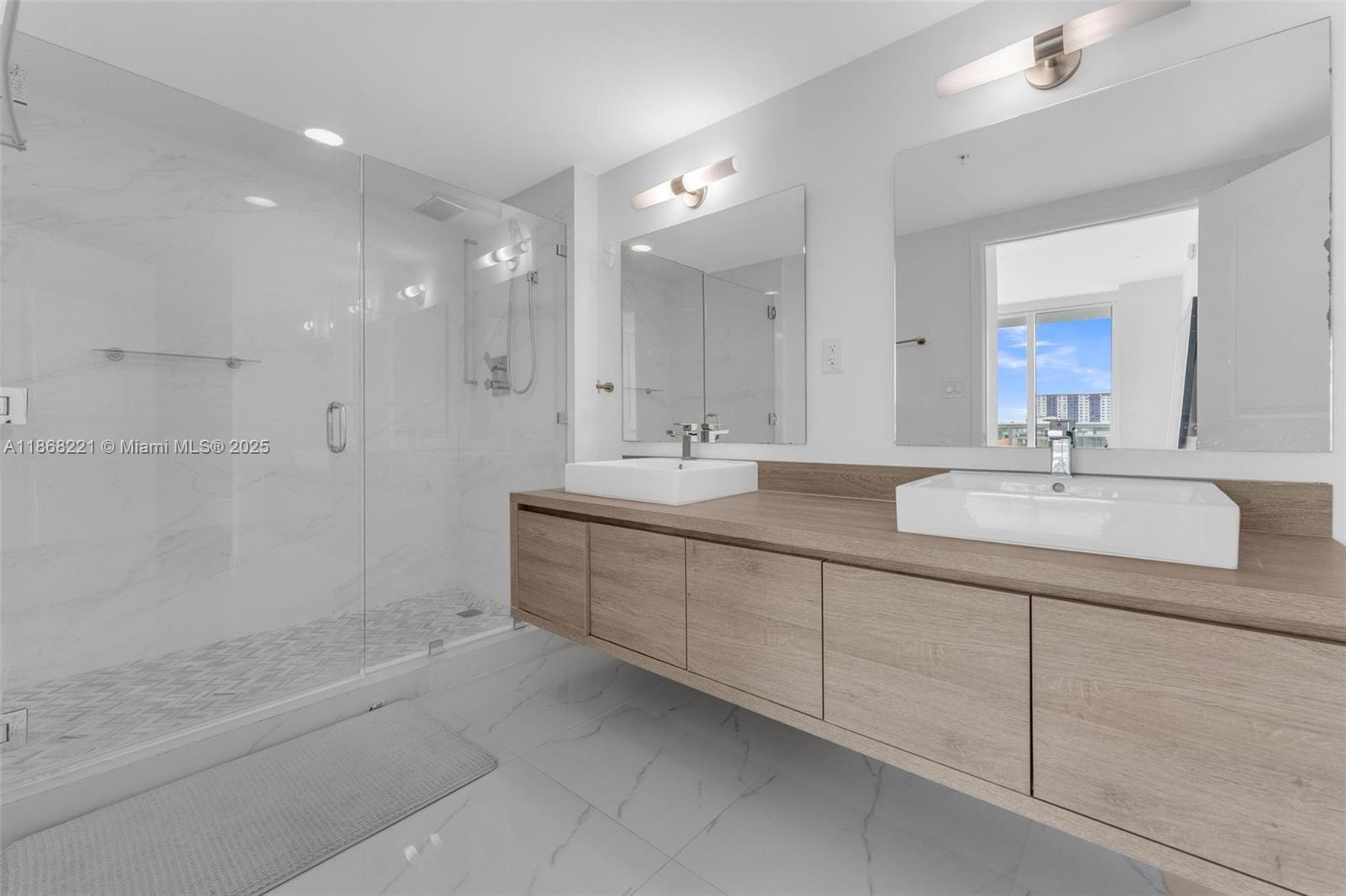 400 Sunny Isles Blvd #419, Sunny Isles Beach FL 33160