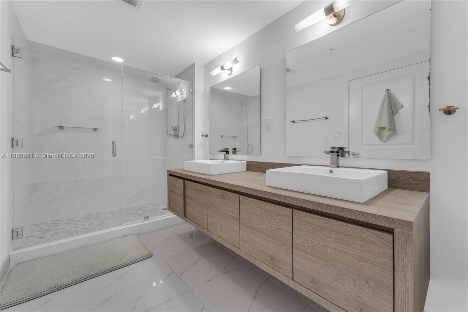 400 Sunny Isles Blvd #419, Sunny Isles Beach FL 33160