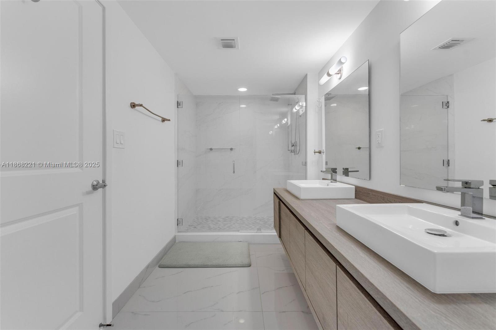 400 Sunny Isles Blvd #419, Sunny Isles Beach FL 33160