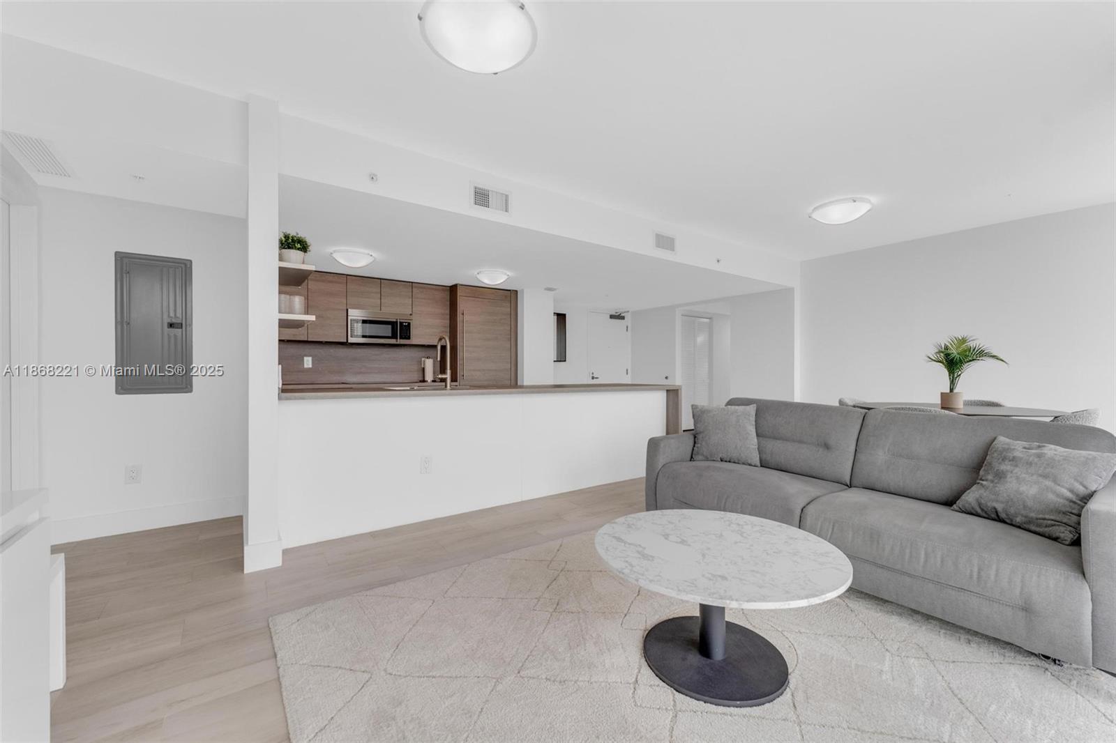 400 Sunny Isles Blvd #419, Sunny Isles Beach FL 33160
