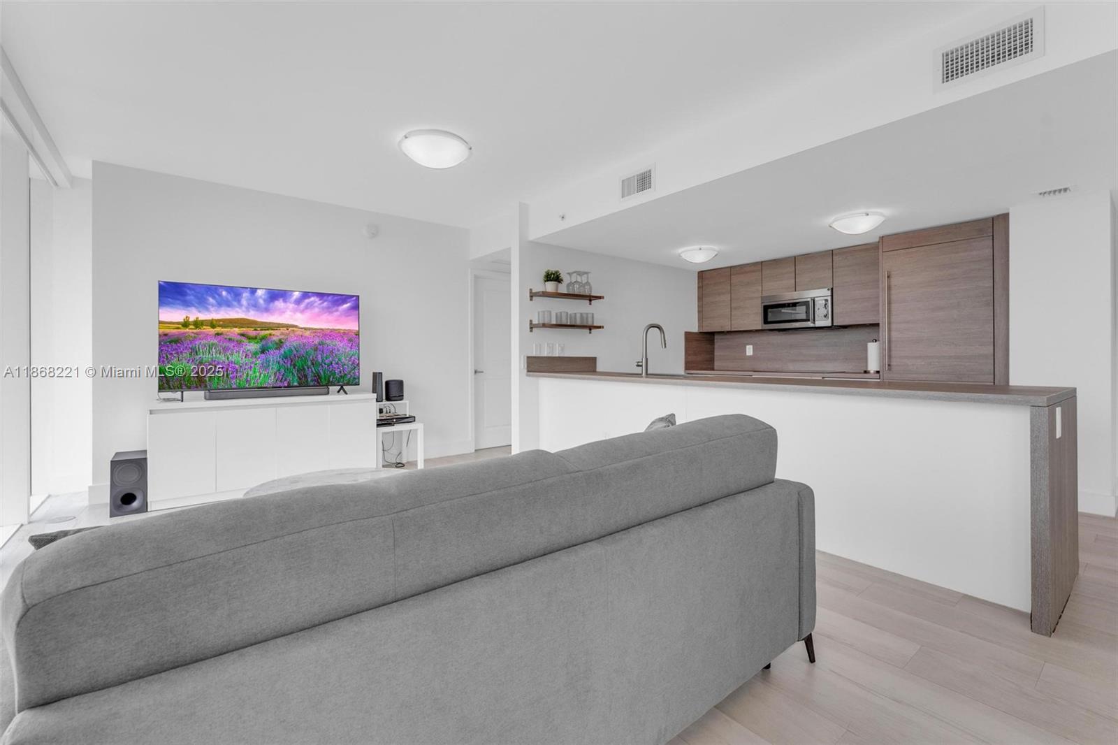 400 Sunny Isles Blvd #419, Sunny Isles Beach FL 33160