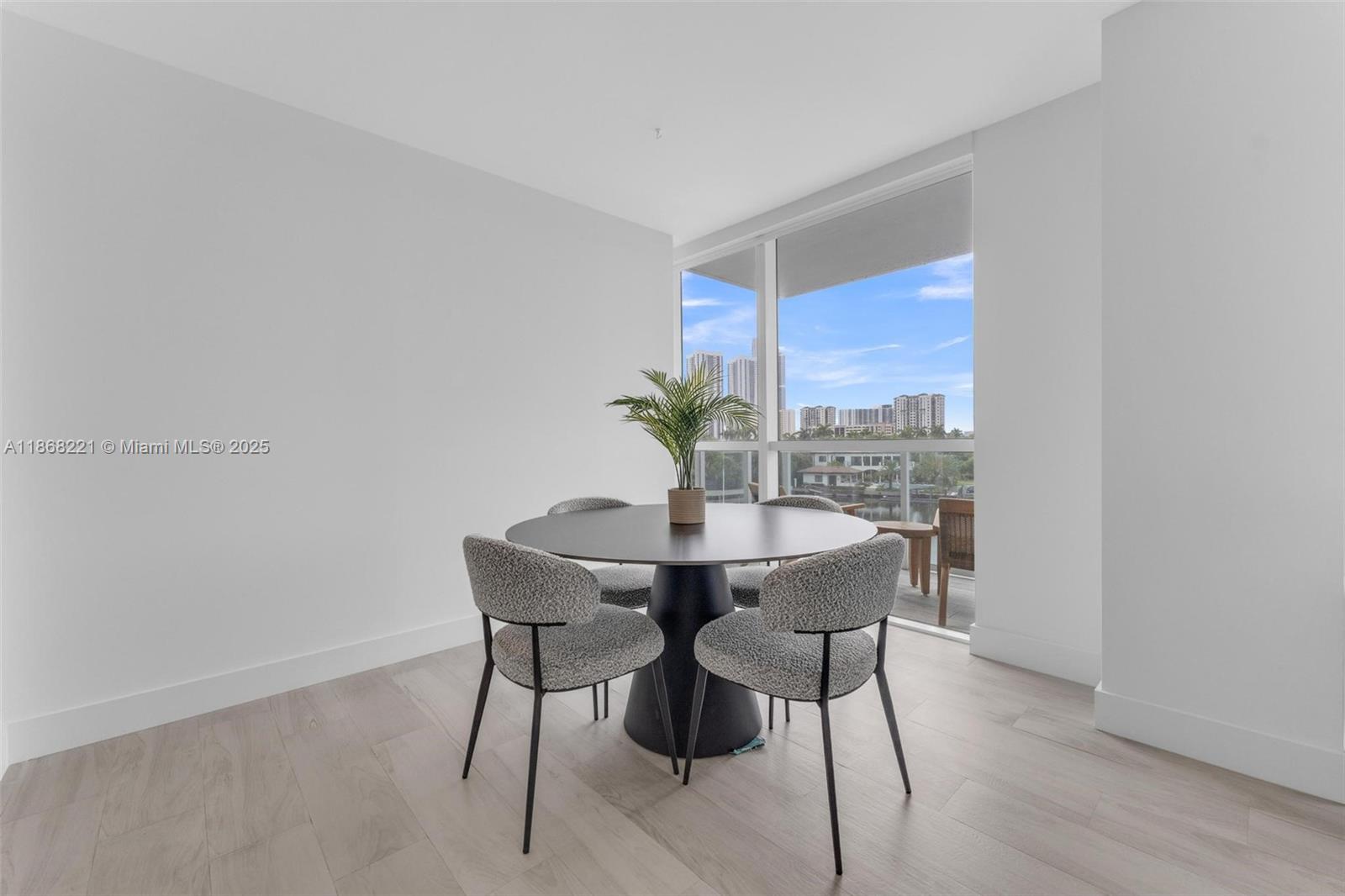 400 Sunny Isles Blvd #419, Sunny Isles Beach FL 33160