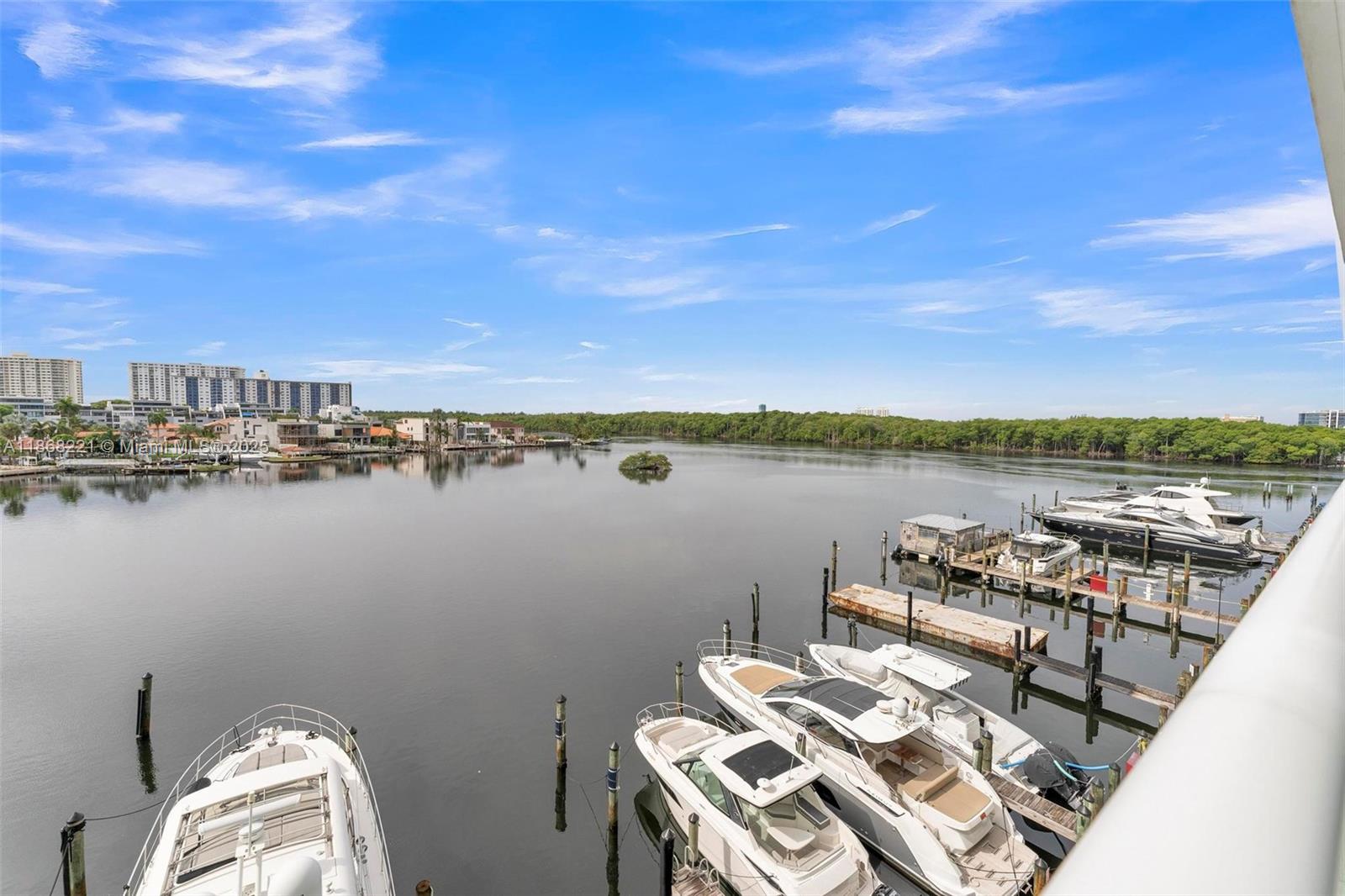 400 Sunny Isles Blvd #419, Sunny Isles Beach FL 33160
