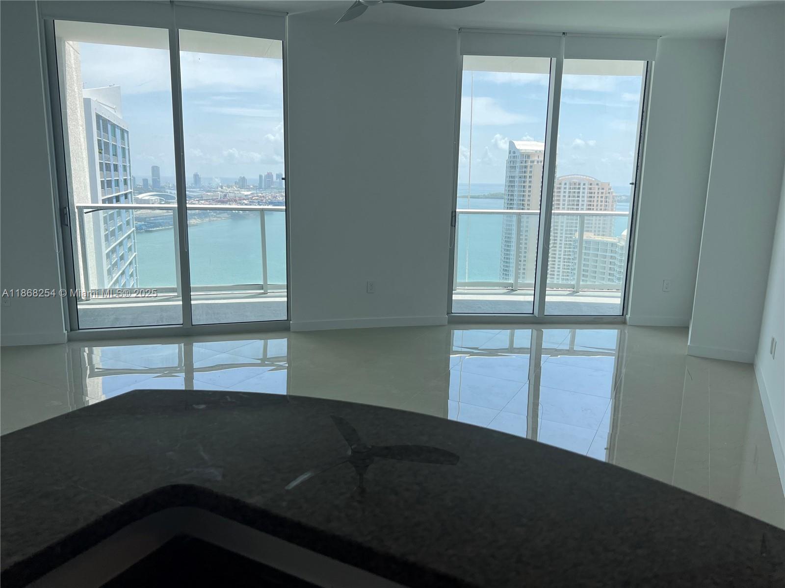 300 S Biscayne Blvd #3710, Miami FL 33131