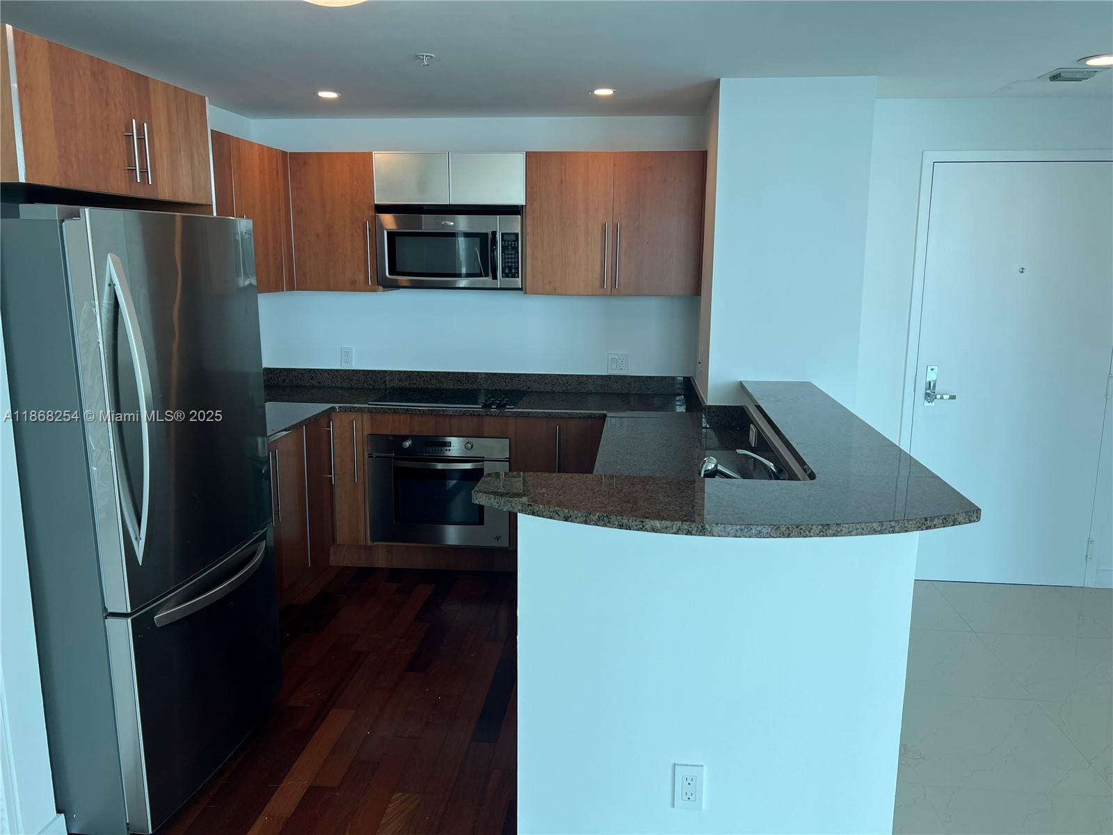 300 S Biscayne Blvd #3710, Miami FL 33131