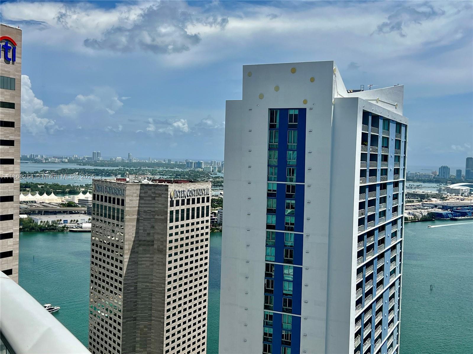 300 S Biscayne Blvd #3710, Miami FL 33131