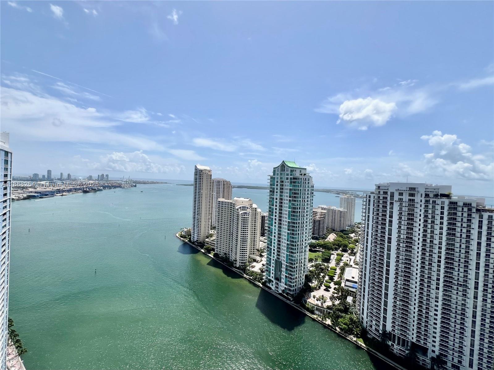 300 S Biscayne Blvd #3710, Miami FL 33131