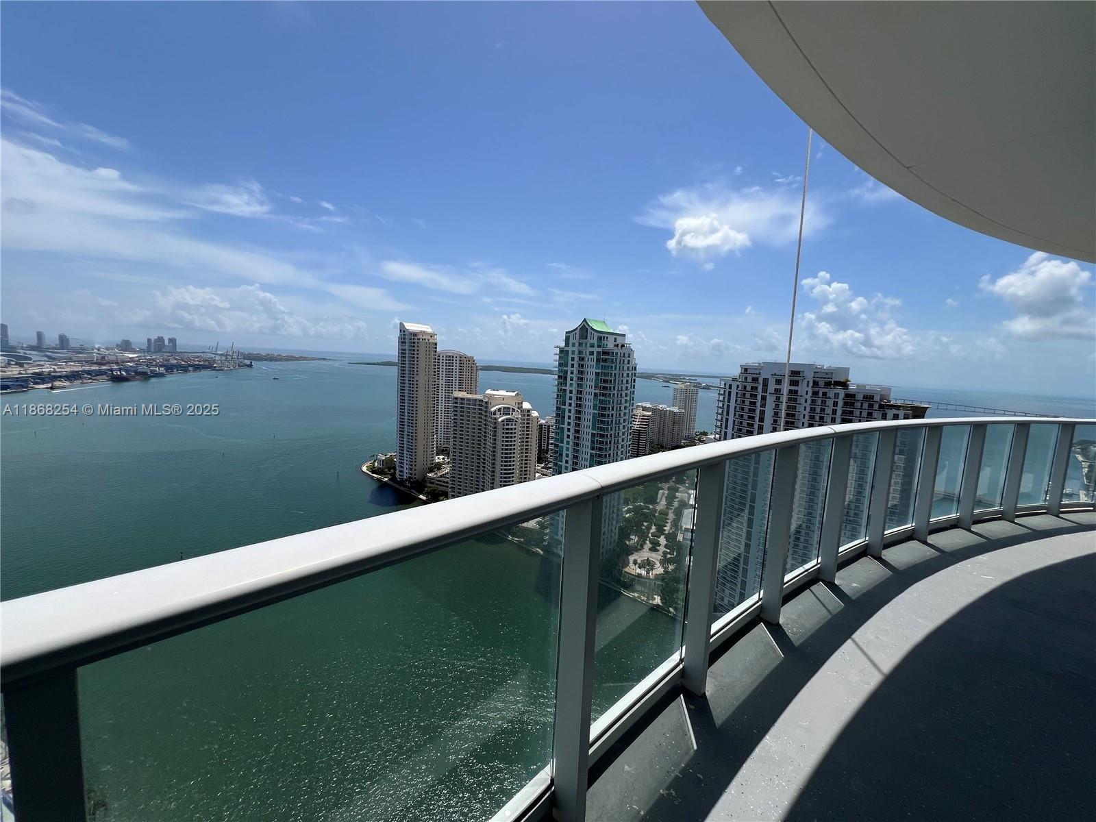 300 S Biscayne Blvd #3710, Miami FL 33131