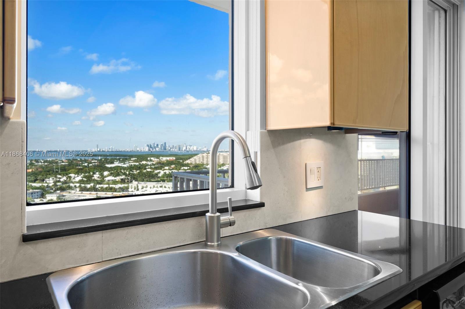 781 Crandon Blvd #1802, Key Biscayne FL 33149