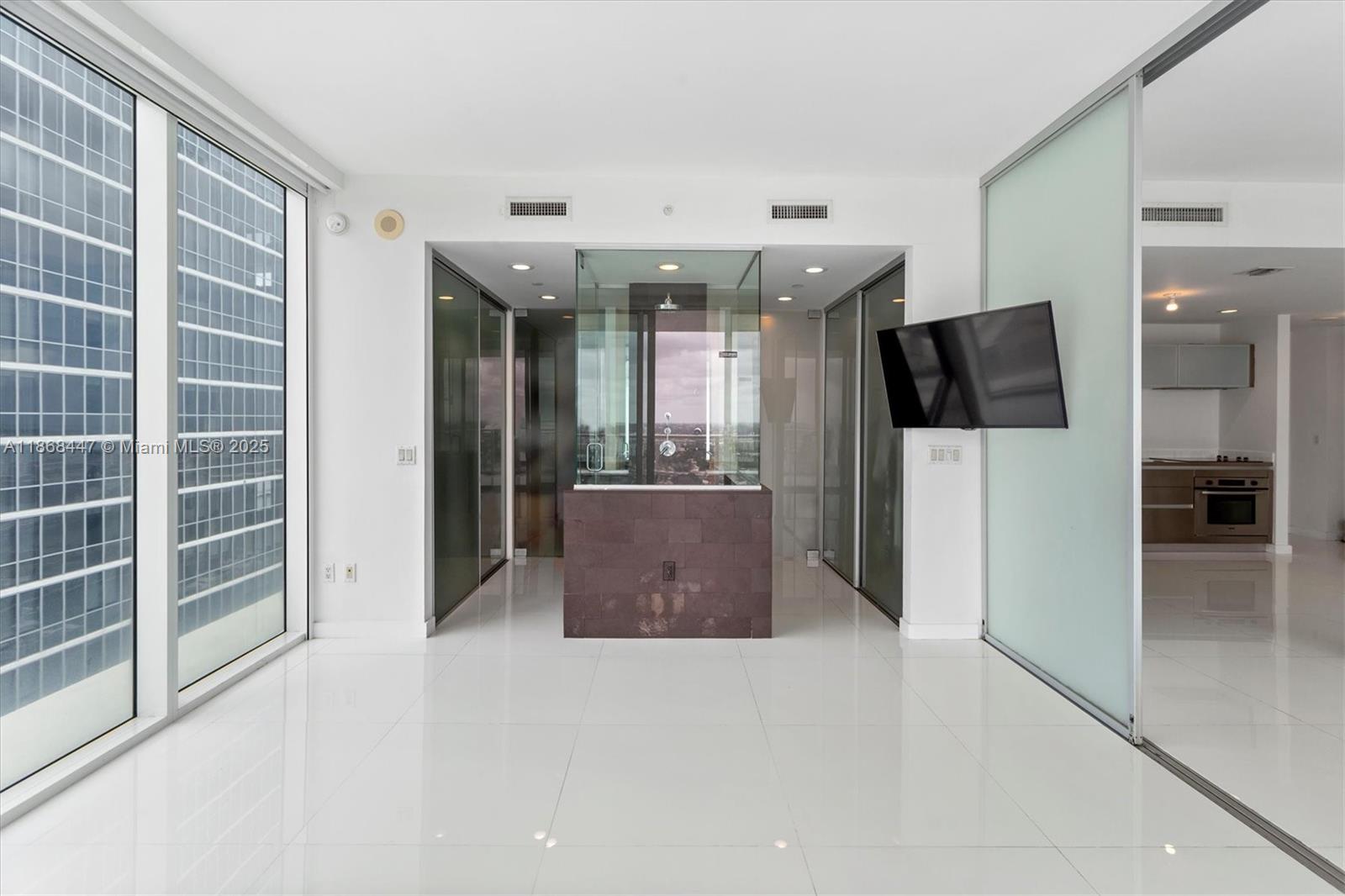 1040 Biscayne Blvd #3106, Miami FL 33132