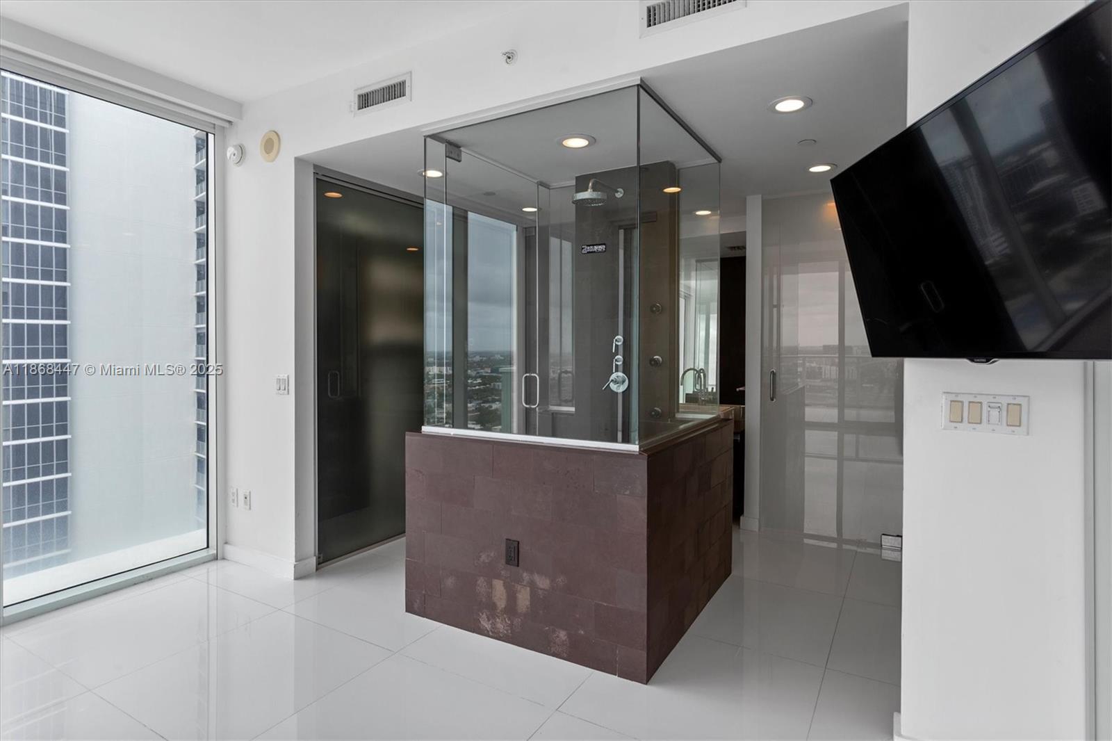 1040 Biscayne Blvd #3106, Miami FL 33132