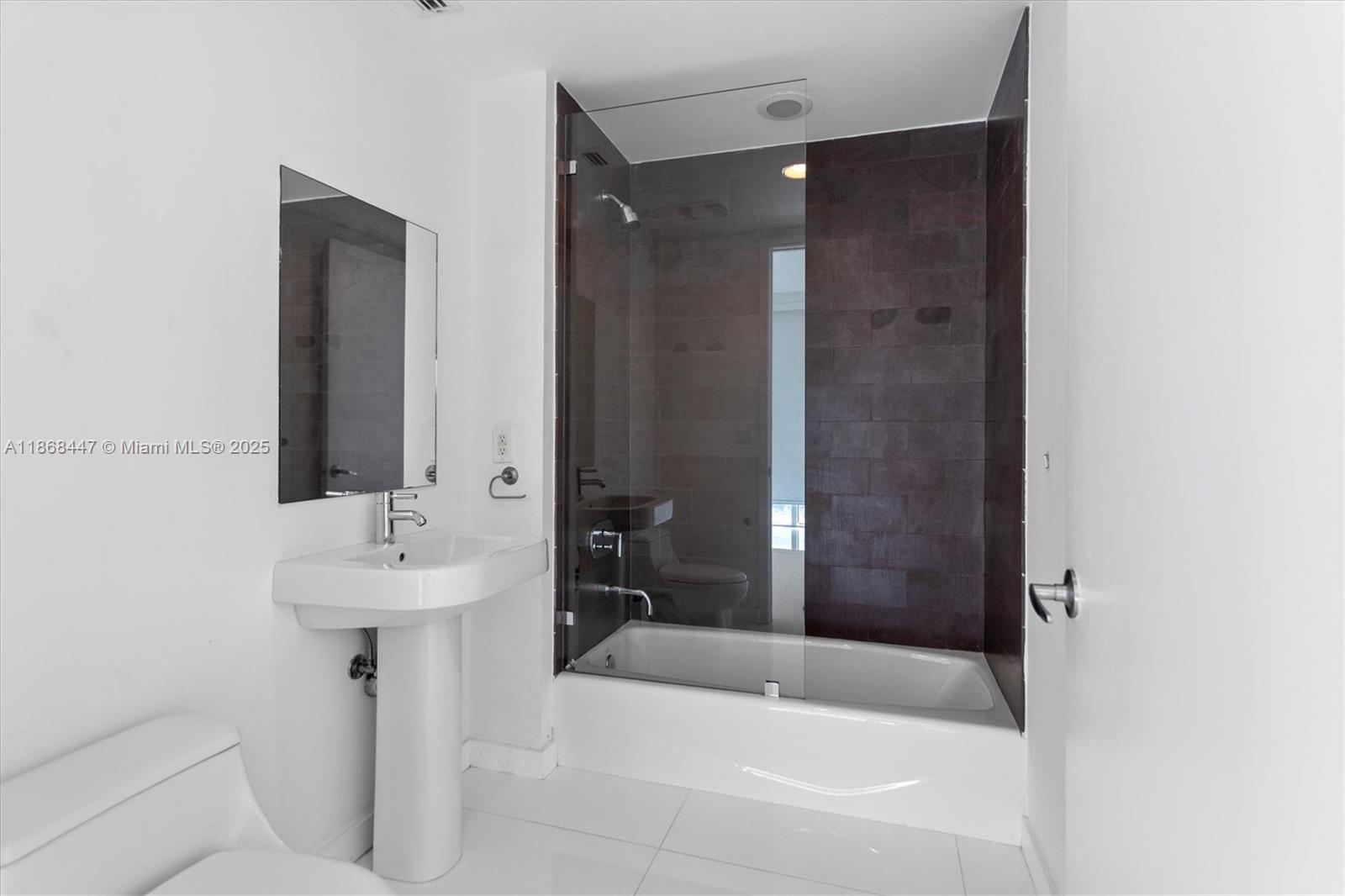 1040 Biscayne Blvd #3106, Miami FL 33132