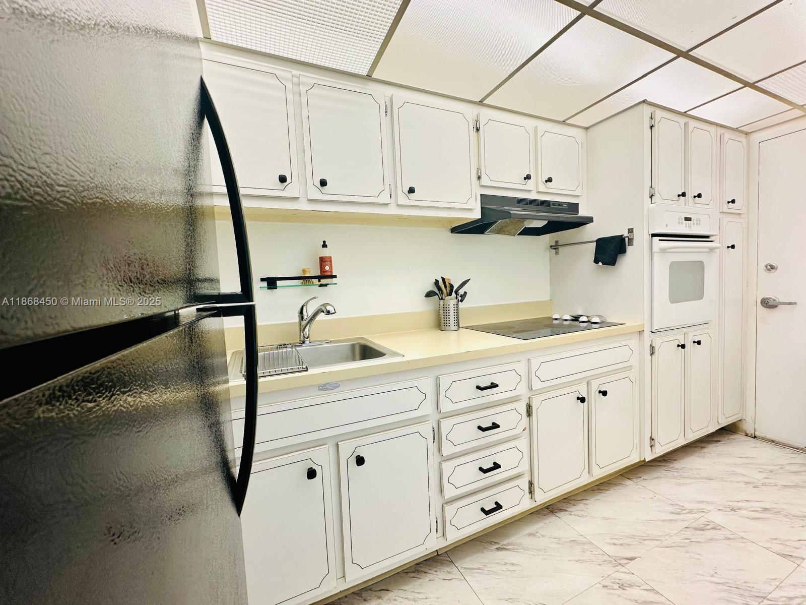 1200 West Ave #927, Miami Beach FL 33139
