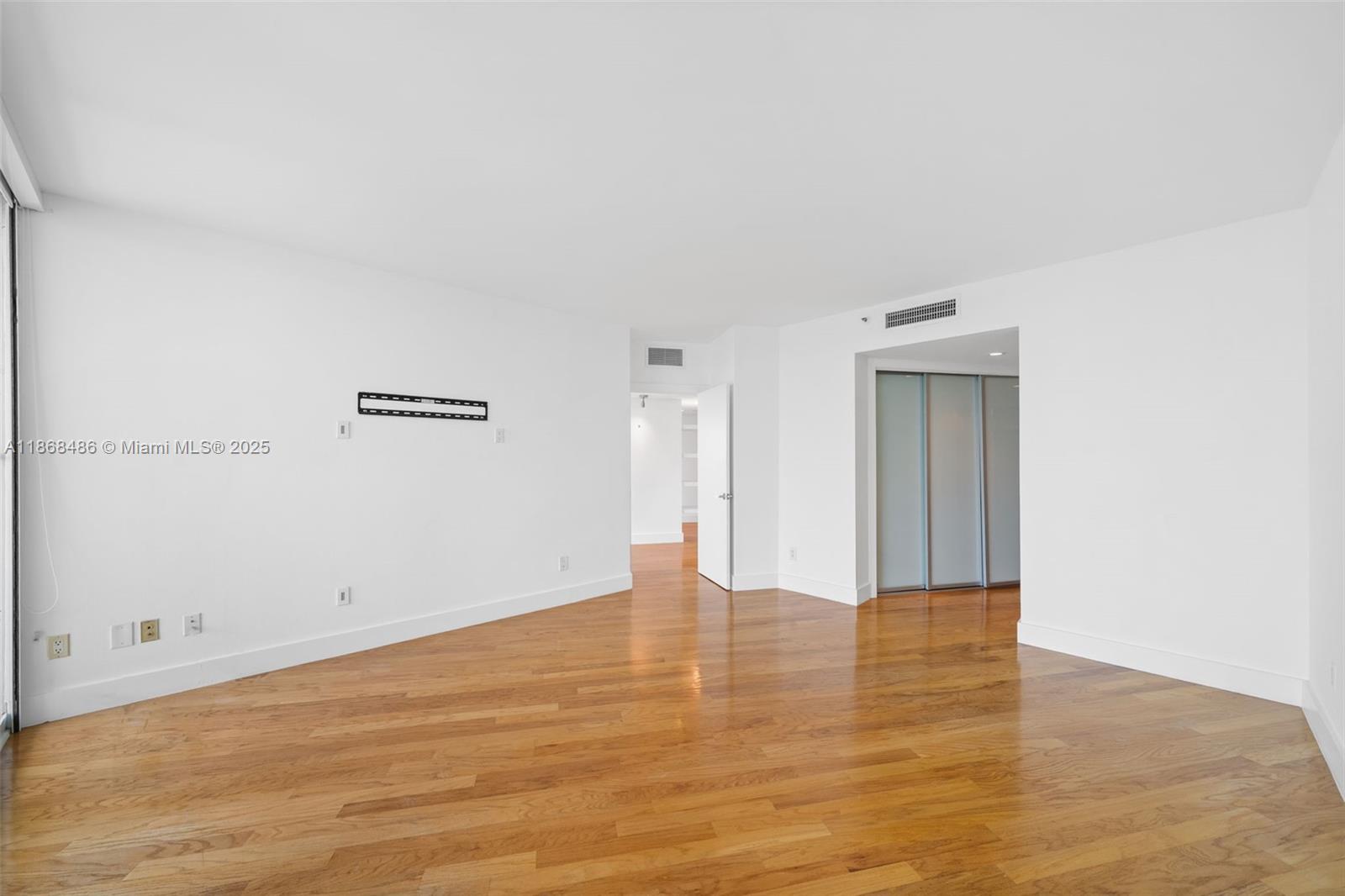 2127 Brickell Ave #1504, Miami FL 33129