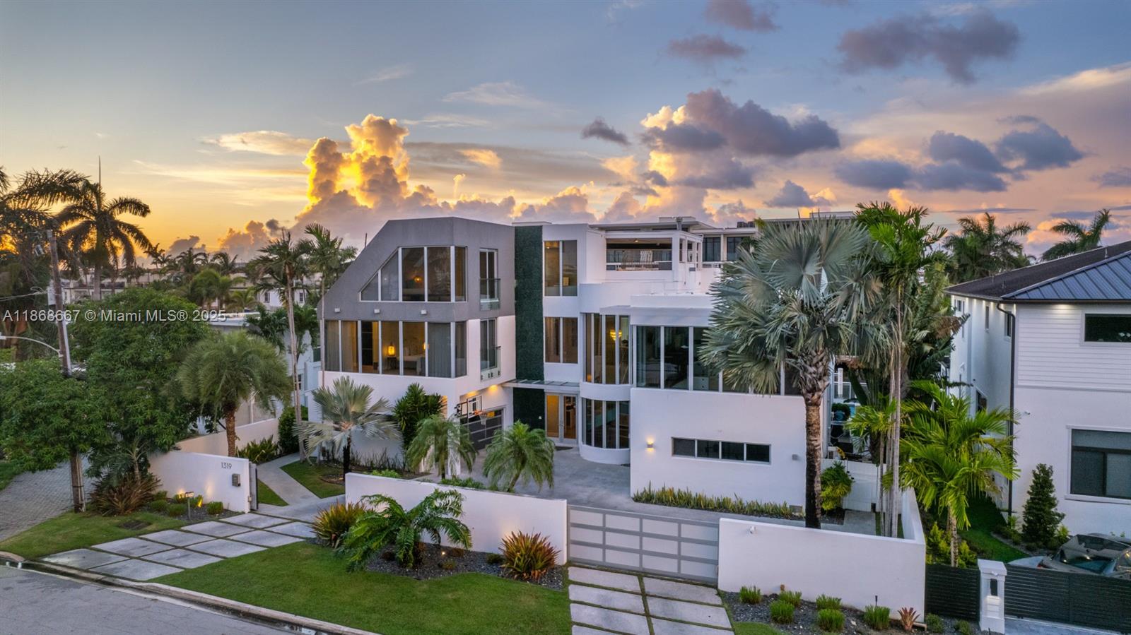 1319 Seminole Dr, Fort Lauderdale FL 33304