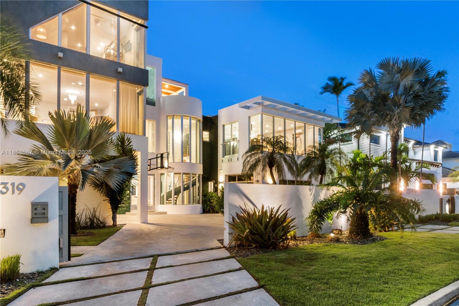 1319 Seminole Dr, Fort Lauderdale FL 33304