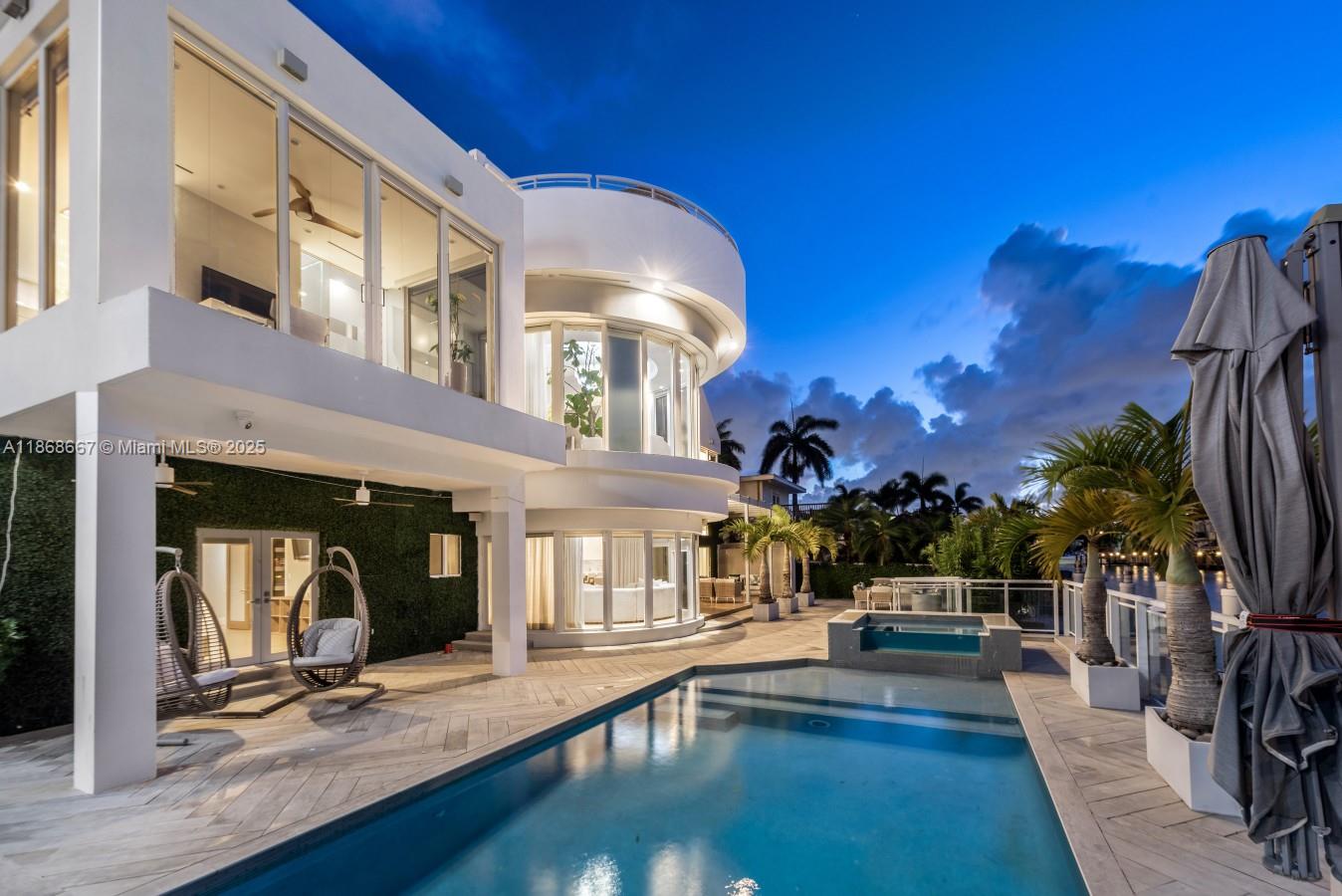 1319 Seminole Dr, Fort Lauderdale FL 33304