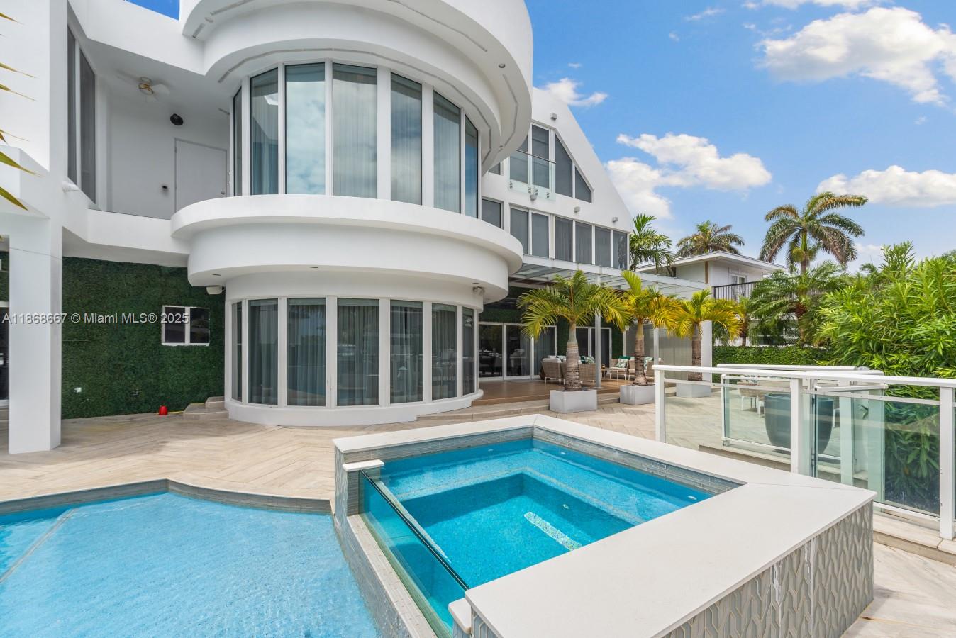 1319 Seminole Dr, Fort Lauderdale FL 33304