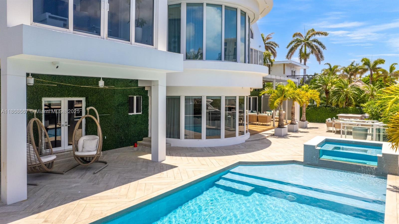 1319 Seminole Dr, Fort Lauderdale FL 33304