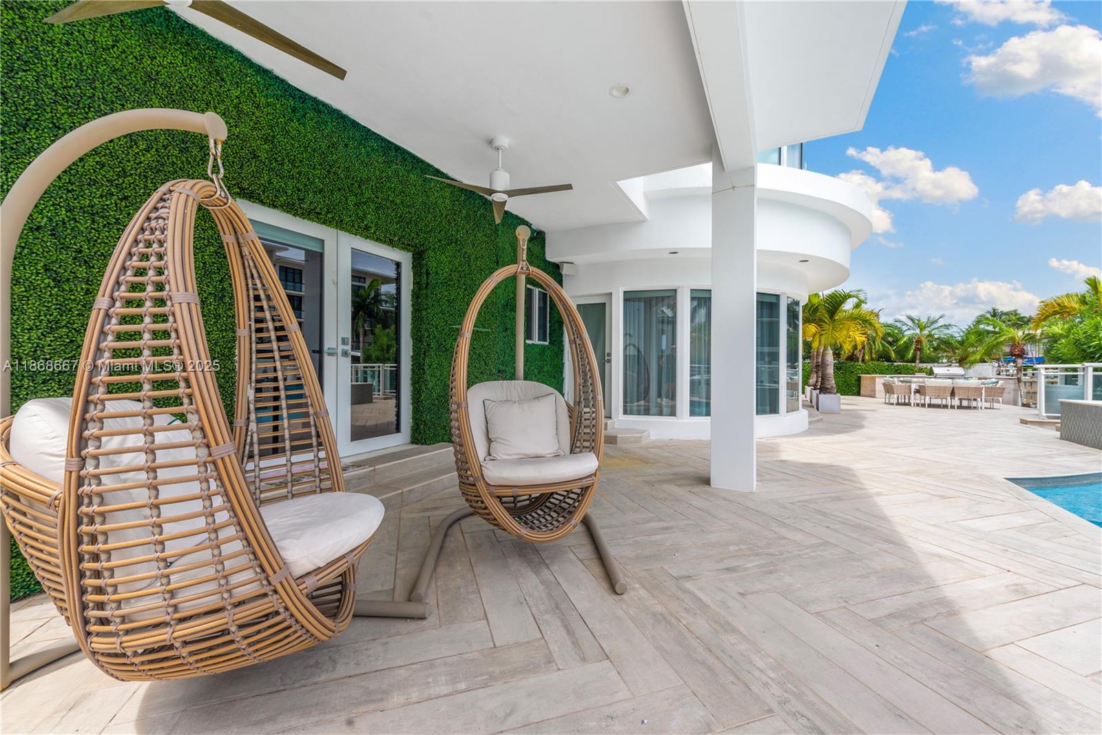1319 Seminole Dr, Fort Lauderdale FL 33304