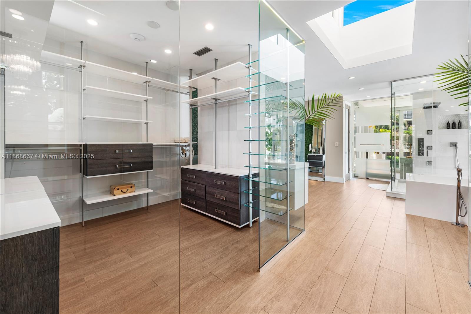 1319 Seminole Dr, Fort Lauderdale FL 33304