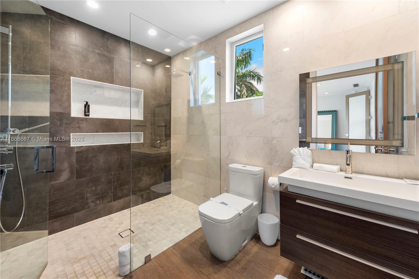 1319 Seminole Dr, Fort Lauderdale FL 33304