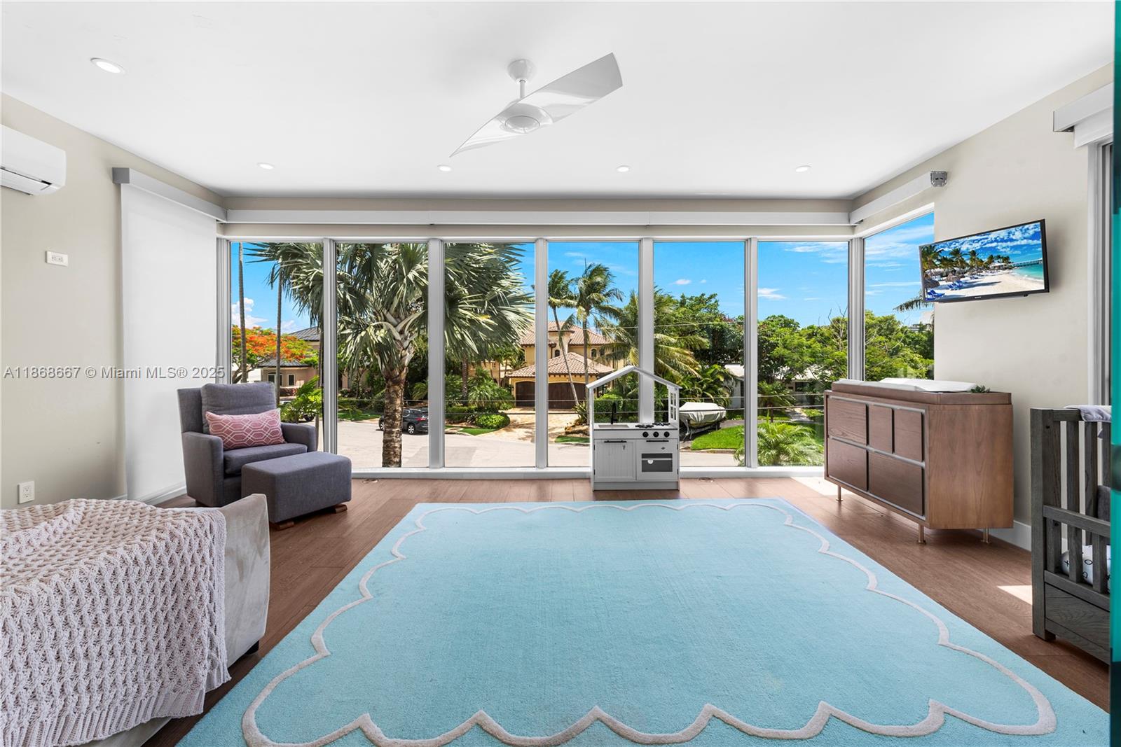1319 Seminole Dr, Fort Lauderdale FL 33304