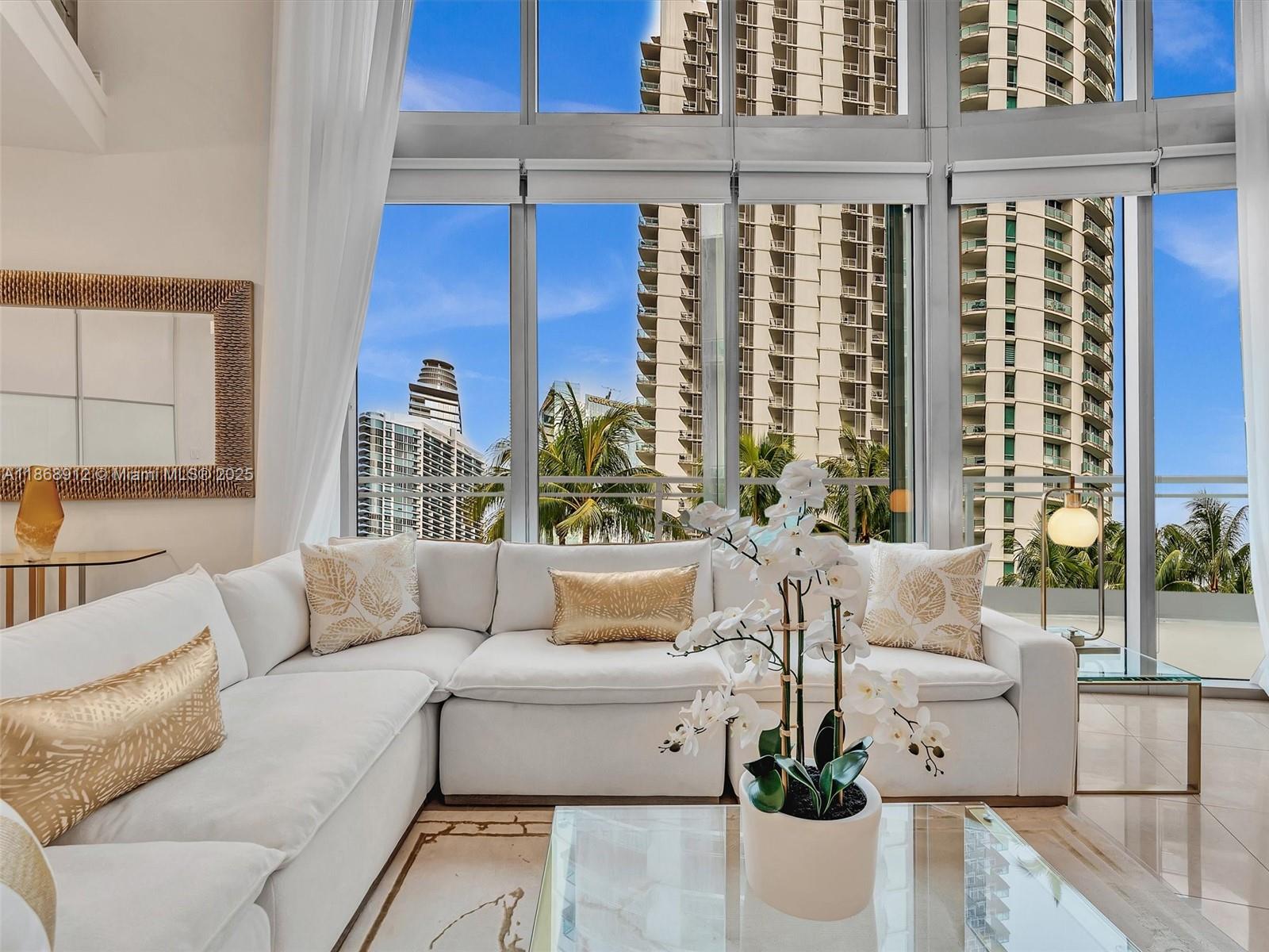 90 SW 3rd St #TH501, Miami FL 33130