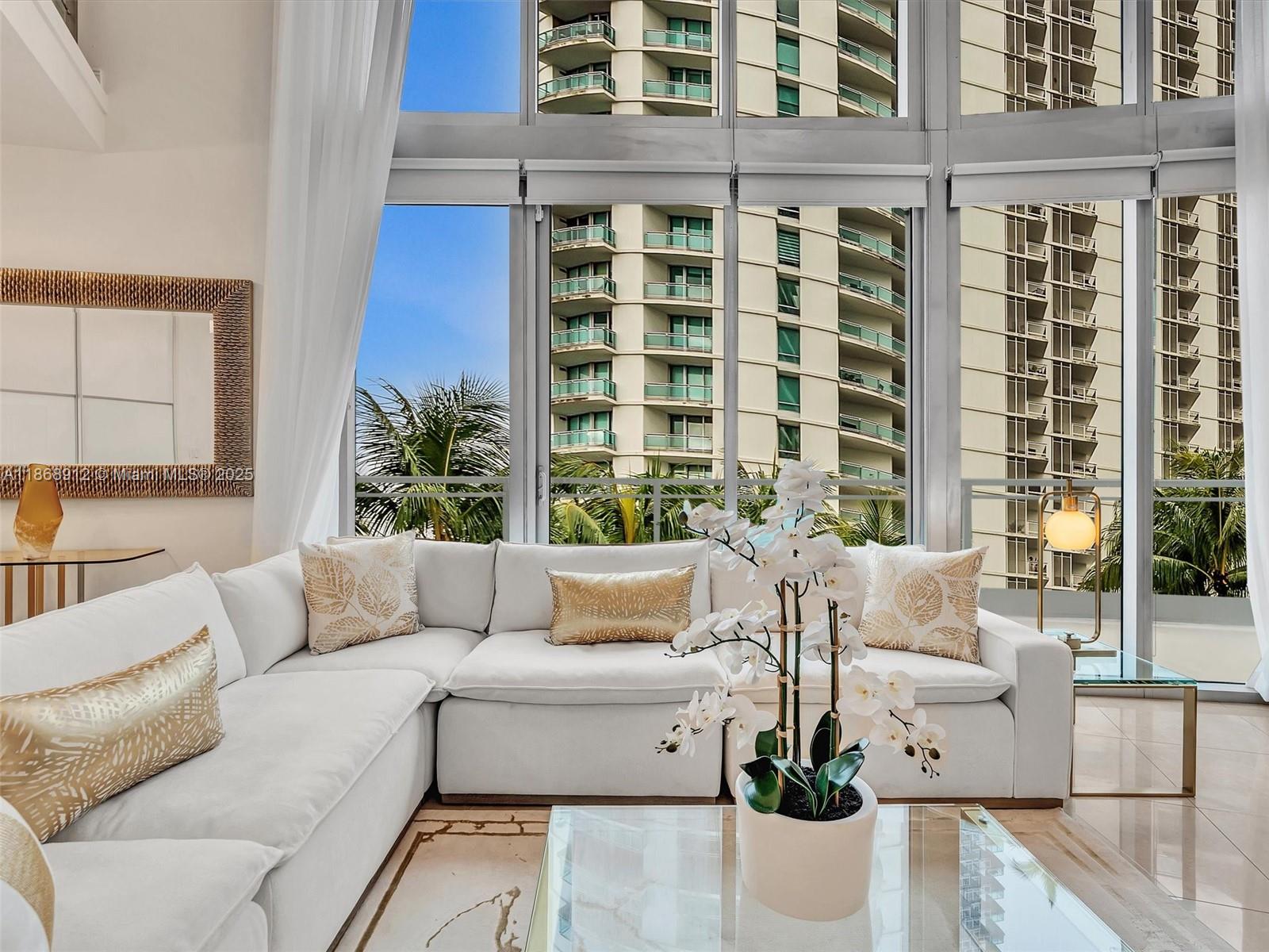 90 SW 3rd St #TH501, Miami FL 33130