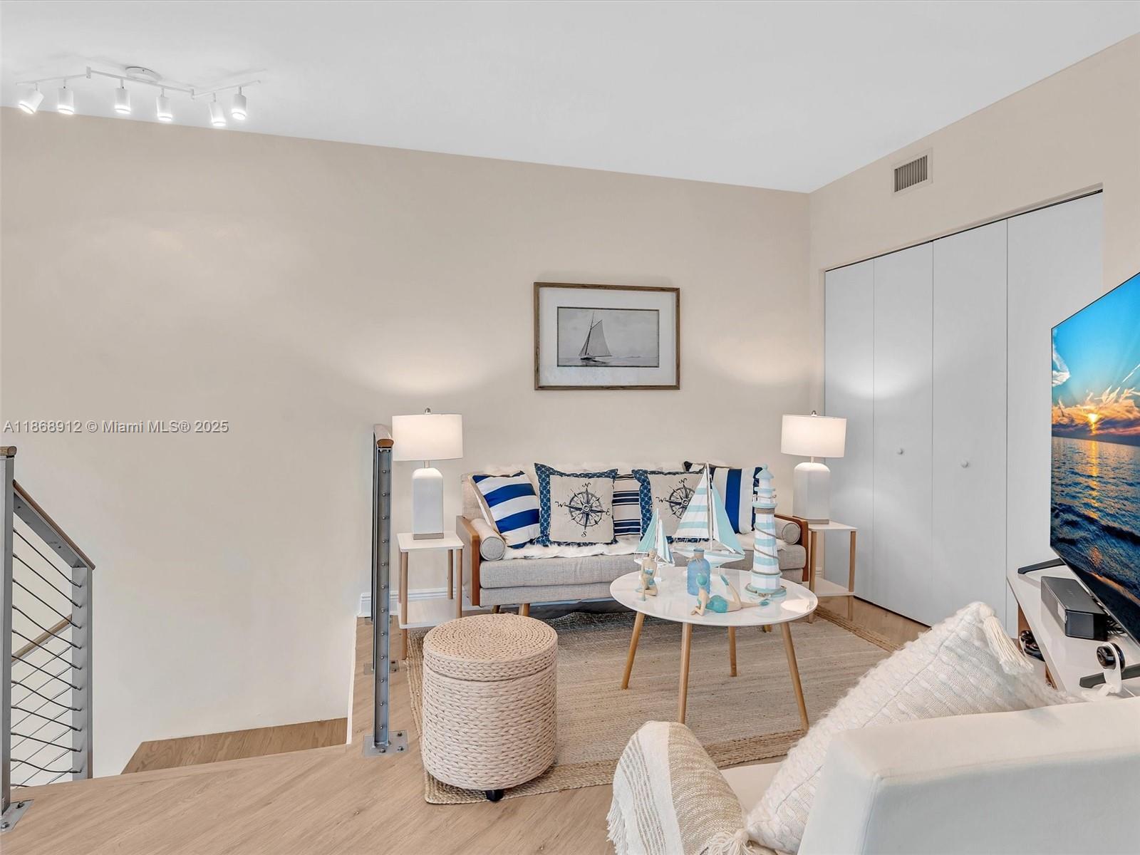 90 SW 3rd St #TH501, Miami FL 33130