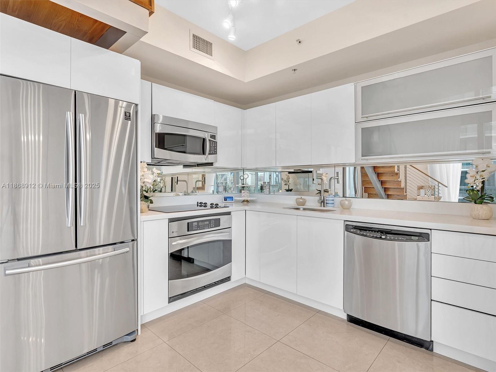 90 SW 3rd St #TH501, Miami FL 33130