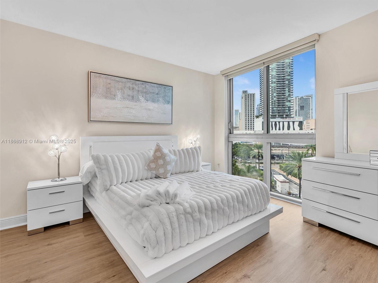 90 SW 3rd St #TH501, Miami FL 33130