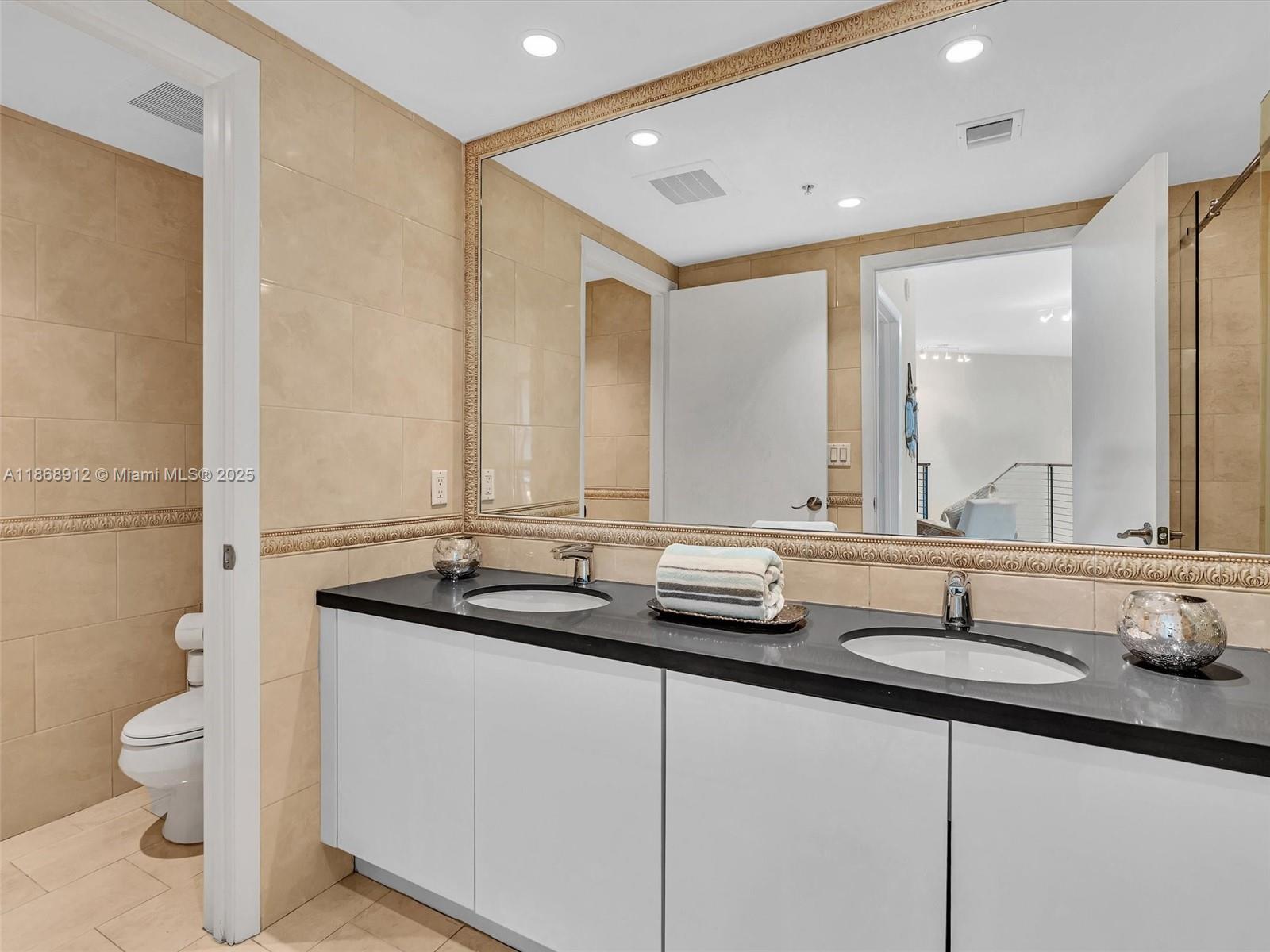 90 SW 3rd St #TH501, Miami FL 33130