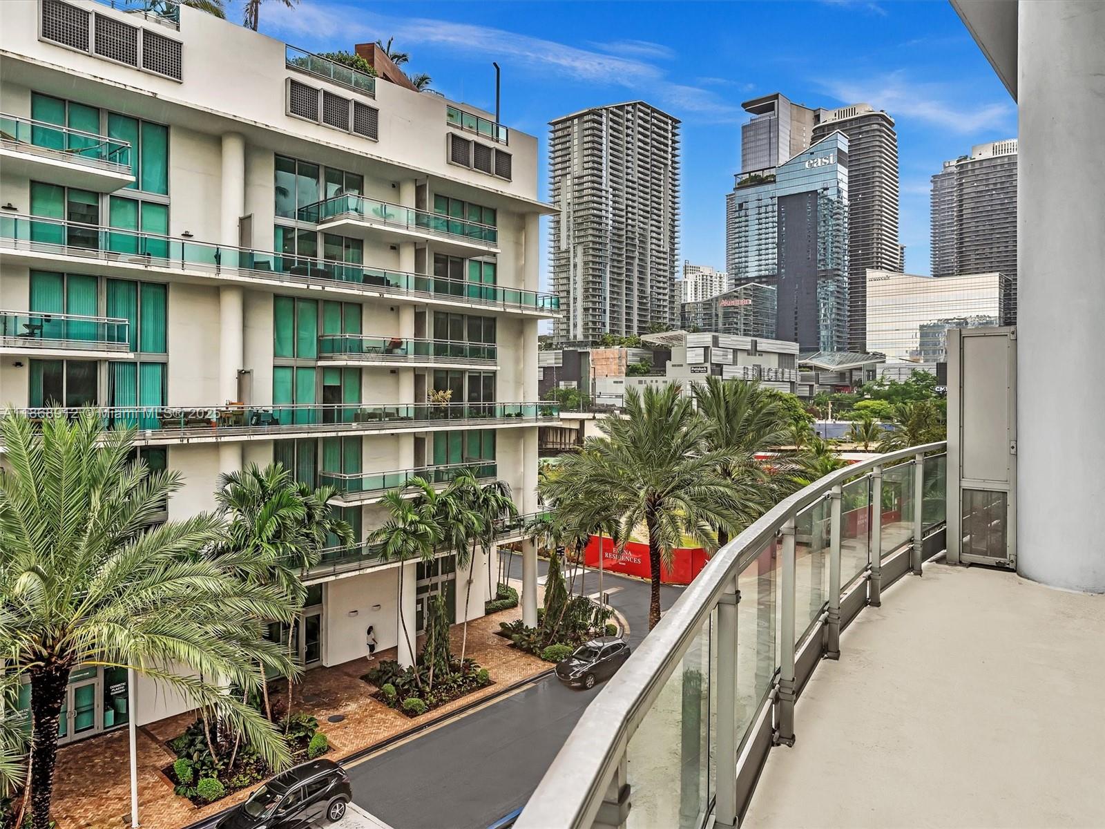 90 SW 3rd St #TH501, Miami FL 33130