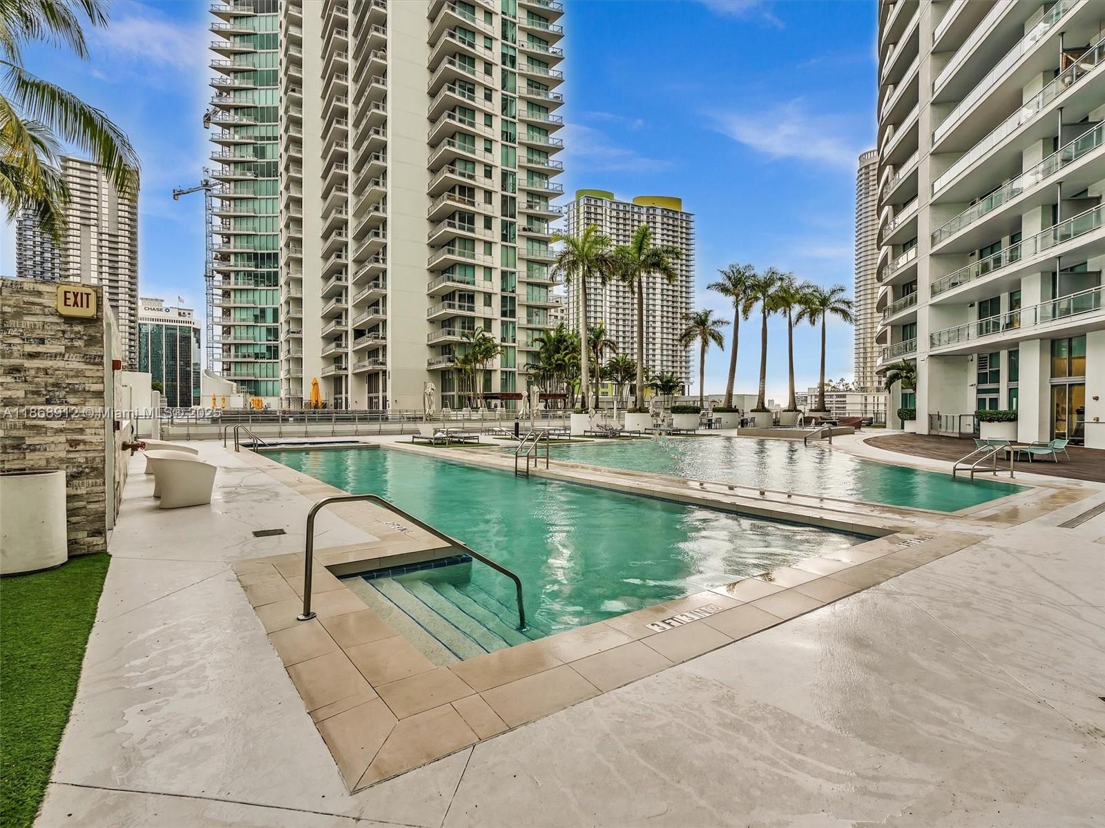 90 SW 3rd St #TH501, Miami FL 33130